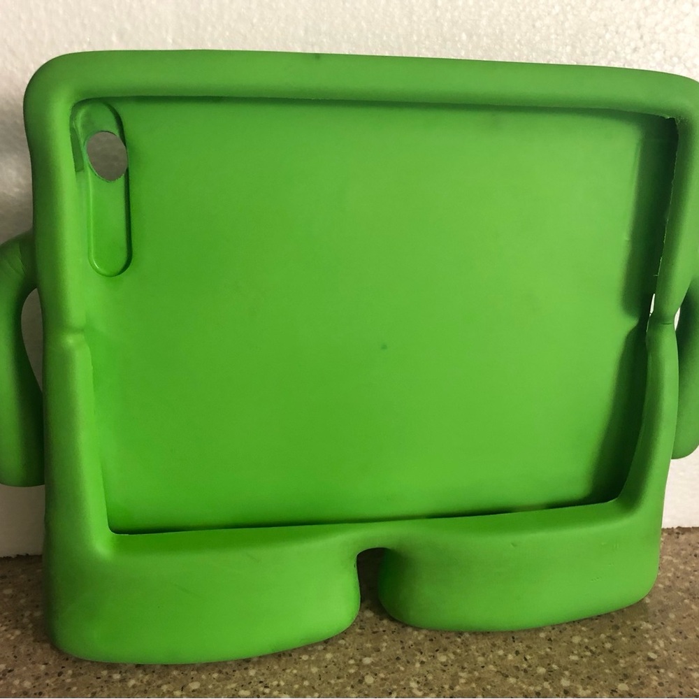 Green Kids Speck Stand & Protective Case